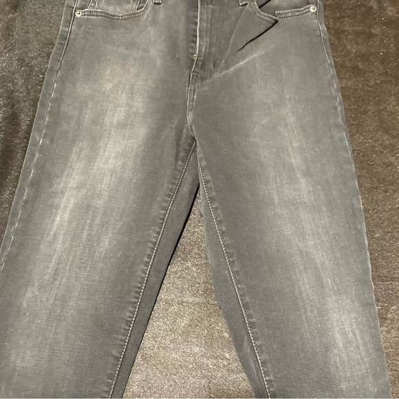 Levi’s® Mile High Super Skinny Jeans in size 28. - Picture 7 of 13